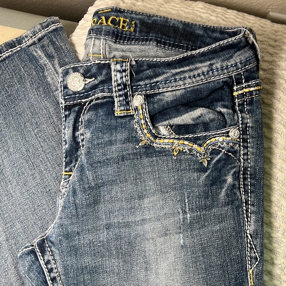 SHYANNE Bootcut Jeans - Picture 2 of 9